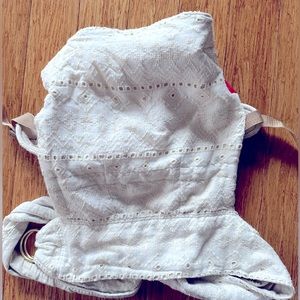 Sakura Bloom Eyelet Scout in Flax perfect condition